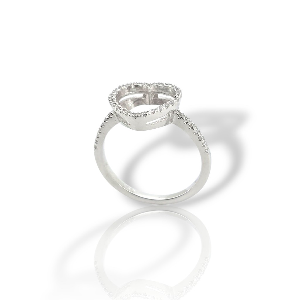 White gold heart ring k14 (code P2836)