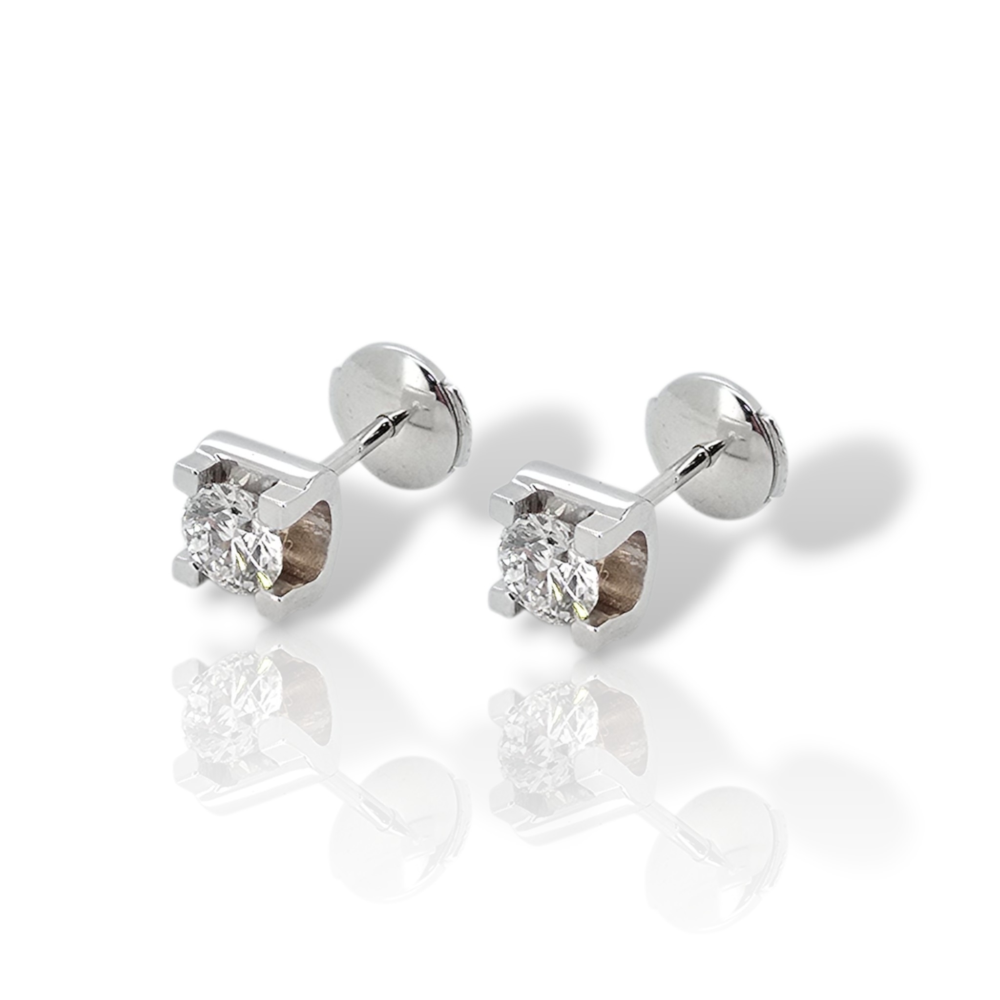 Orecchini in oro bianco k18 con diamanti (code P008305)