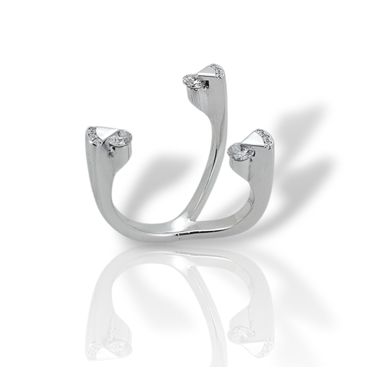 ΄΄Tre Stelle΄΄ Δαχτυλίδι TRILOGY απο λευκόχρυσο κ18 με 3 διαμάντια (code P008253)