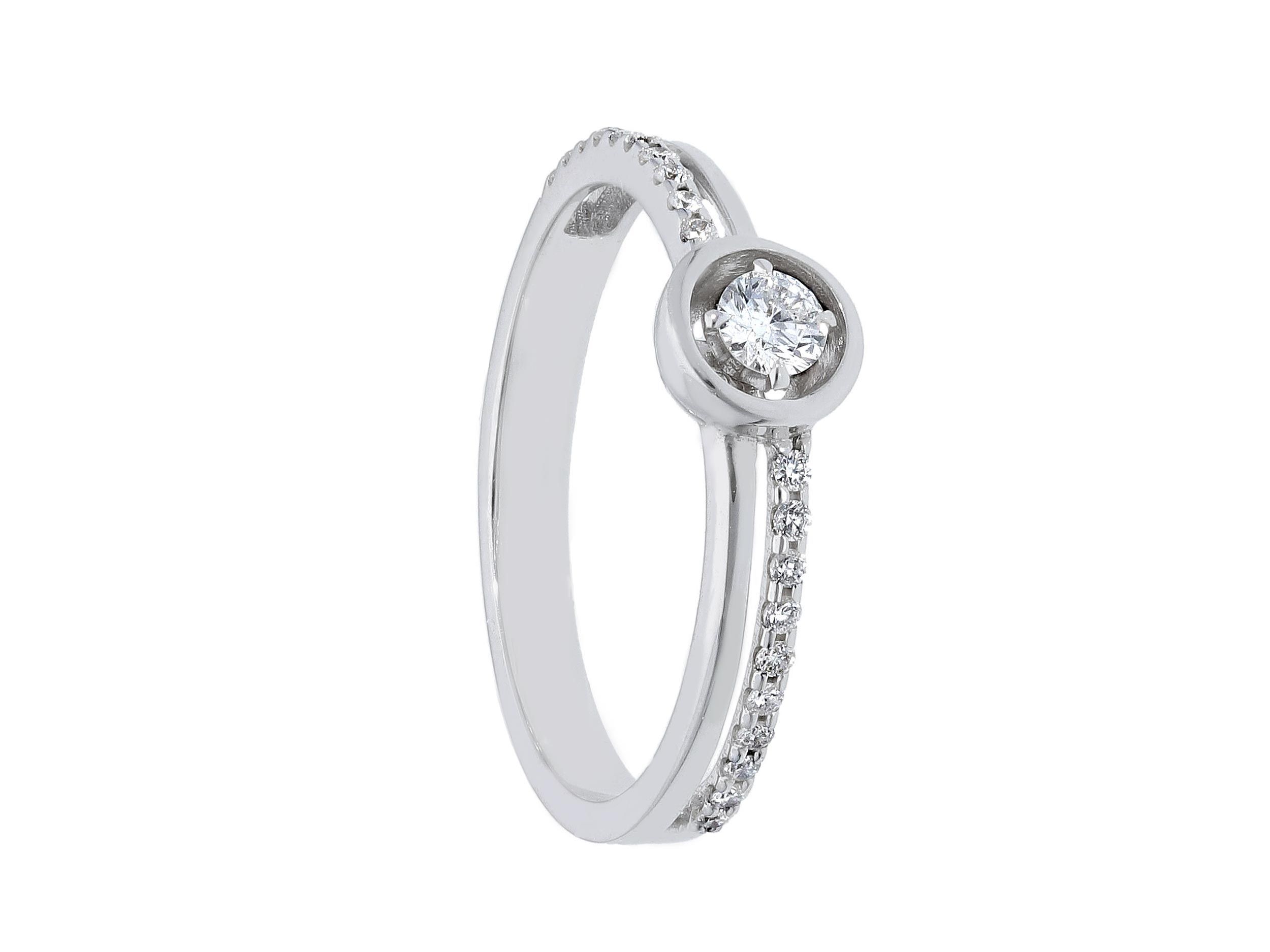 White gold k18 ring with diamonds (code S217574)