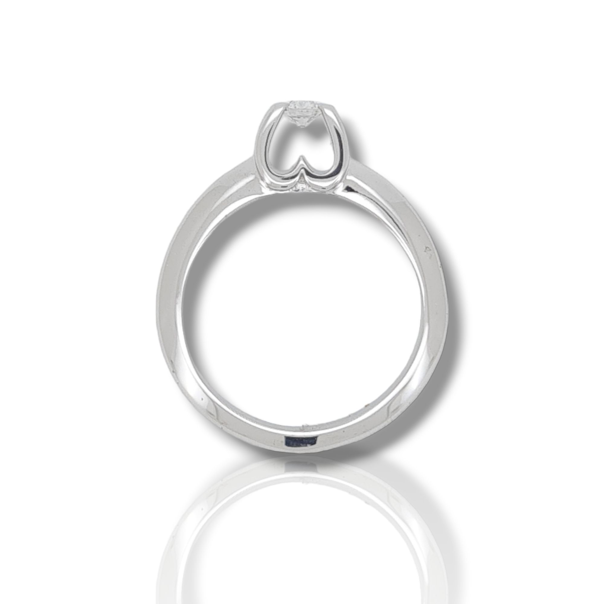 White gold single stone ring k18 with diamond on heart shaped bezel (code P1921)