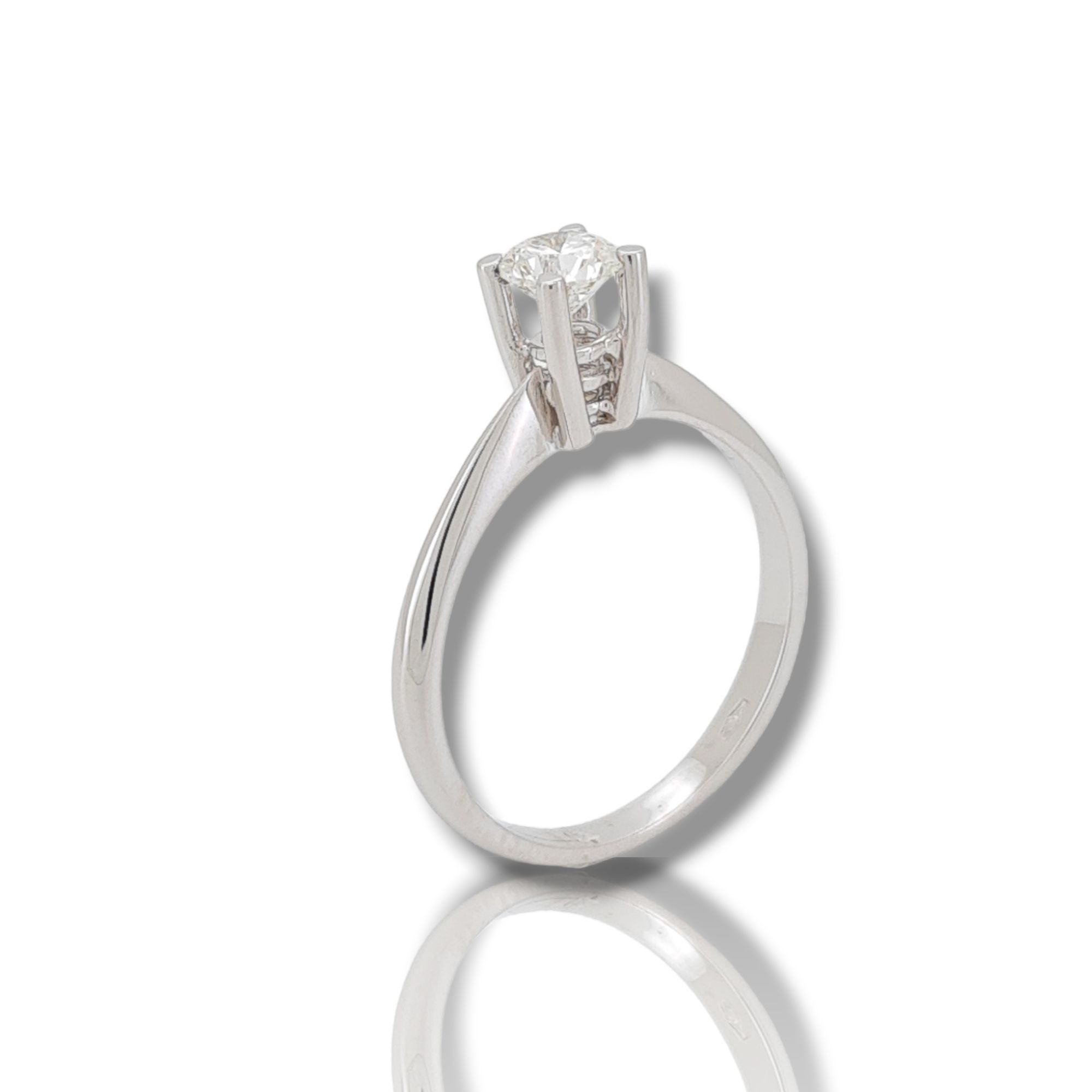 White gold k18 ring with diamond (code T2610)