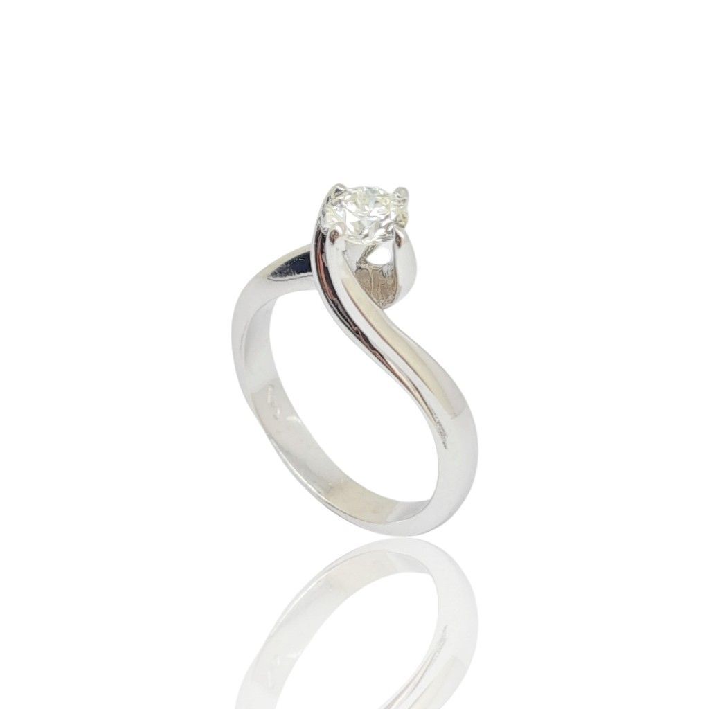 White gold flame shaped single stone ring k18 with diamond tied on four turning stripes (code R1753)