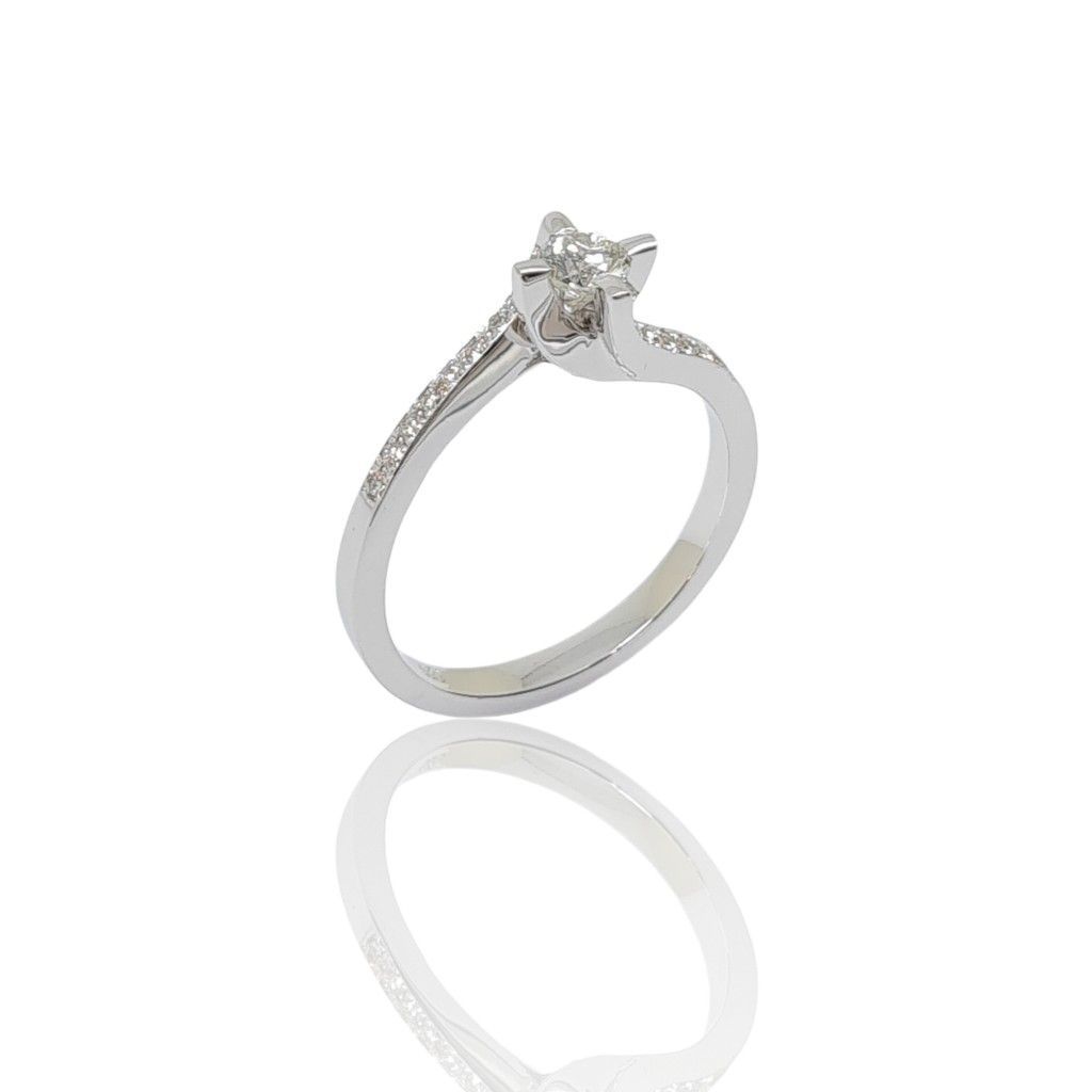 White gold single stone flame ring k18 with tied diamond on four stripes and small diamonds on modules (code T1749)