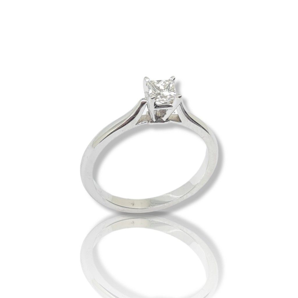 White gold single stone ring k18 with square diamond tied on four teeth bezel (code T2016)