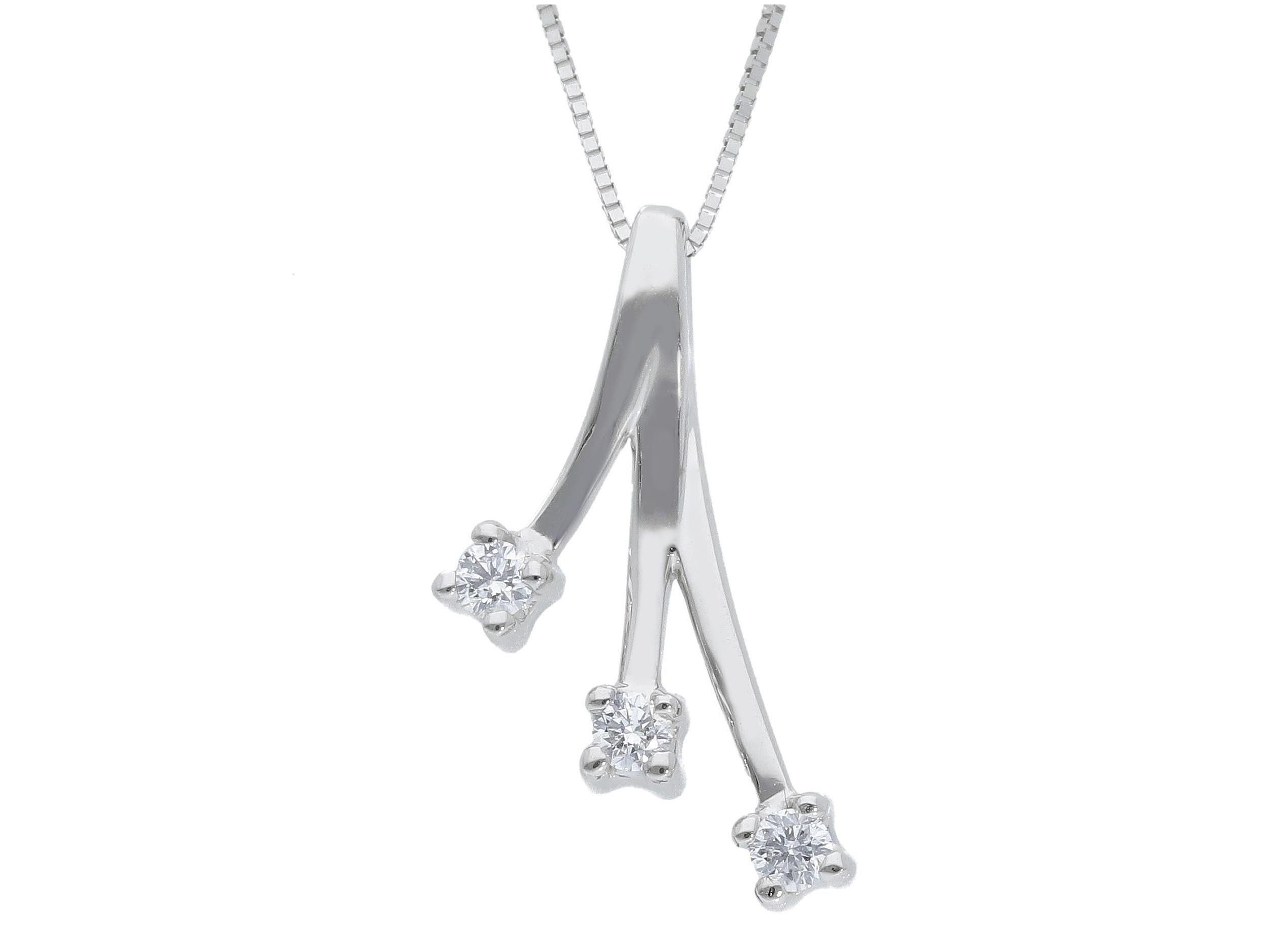  White gold necklace k18 with diamonds (code S225760)