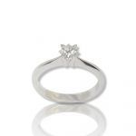 White gold single stone ring k18 with square diamond (code T10254)