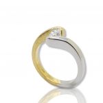 Anello solitario in oro bianco e giallo  k18 con diamante (code P2249)