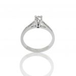 White gold single stone ring k18 with diamond on V shaped bezel and little diamonds on module (code T1914)