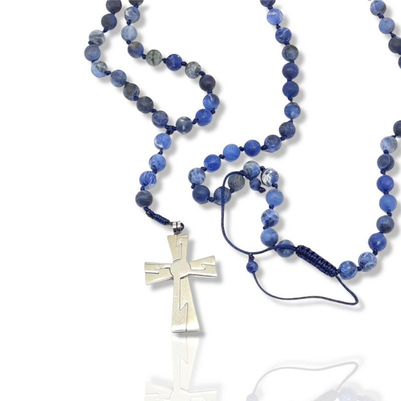 Φωτογραφία από Ροζάριο με Σοδαλίτη (Sodalite) και ατσάλινο σταυρό (code KT2340)