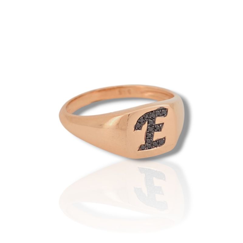 Φωτογραφία από Anello in Oro Rosa 14K con Lettera a Scelta