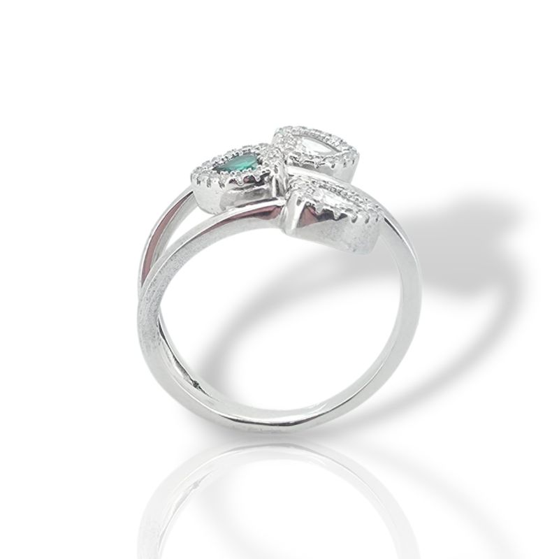 Φωτογραφία από Ασημένιο δαχτυλίδι με τρεις καρδιές 925° (code FCM002809)